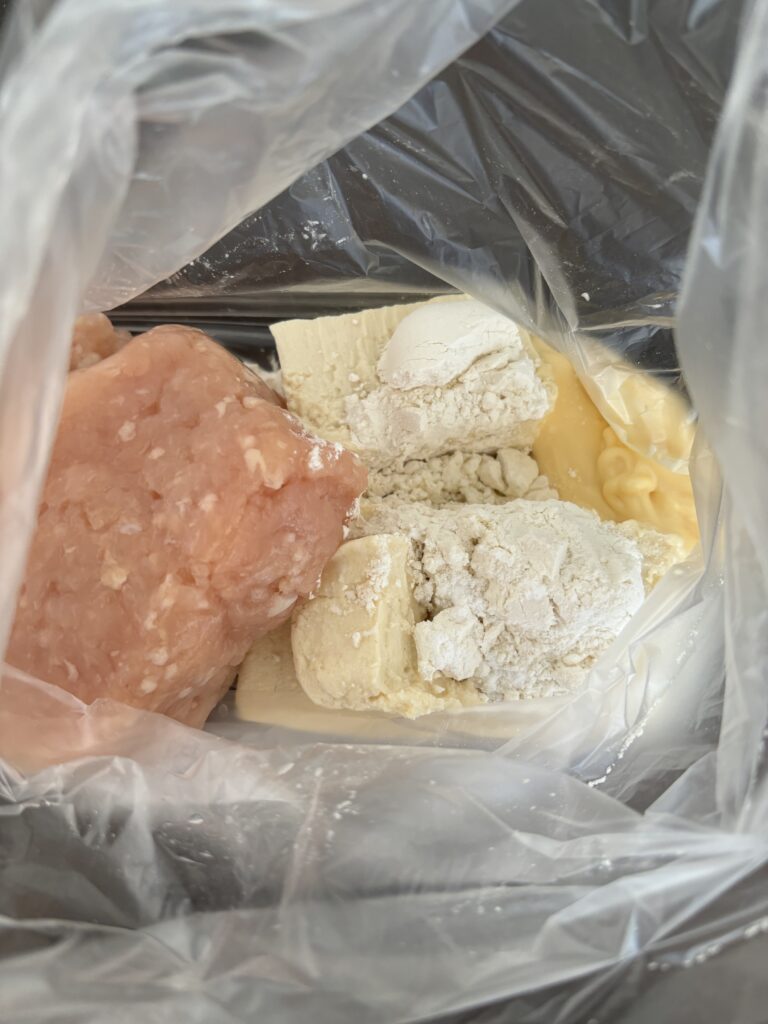材料すべてを袋へ!